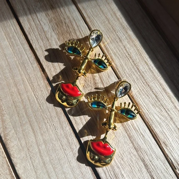 Eye See Love Earing Set - Picture 17 of 17